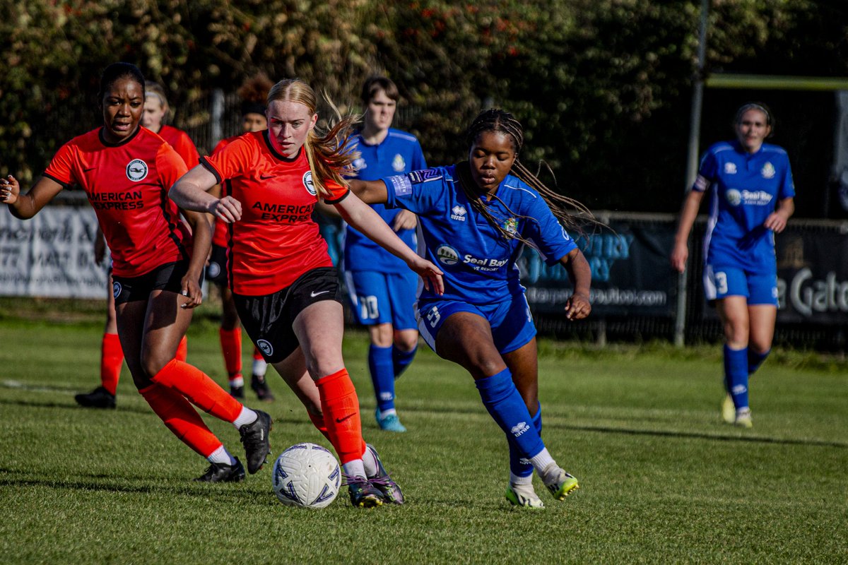 Wishing midfielder Sam Dongo the best of luck on the next stage of her footballing journey as she travels out to Kansas on her football scholarship! We look forward to tracking your progress! 🦭 📸 @McGuffin_Media #UpTheSeals🦭 #UTS🦭 #Selsey #womensfootball