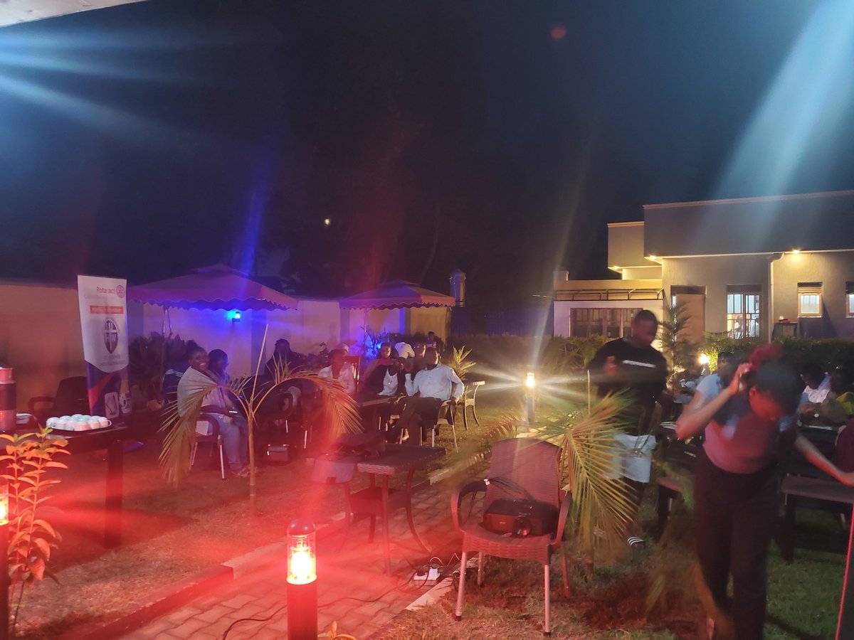 RctWakiso's tweet photo. We can now confidently say, we sign out of May and in a better style....it was an evening of karaoke and shazam courtesy of Washington DC Buddy group as we wrapped up month of May (Youth Service Month)
#SplendorsMeet https://t.co/JcNo3tZKuC