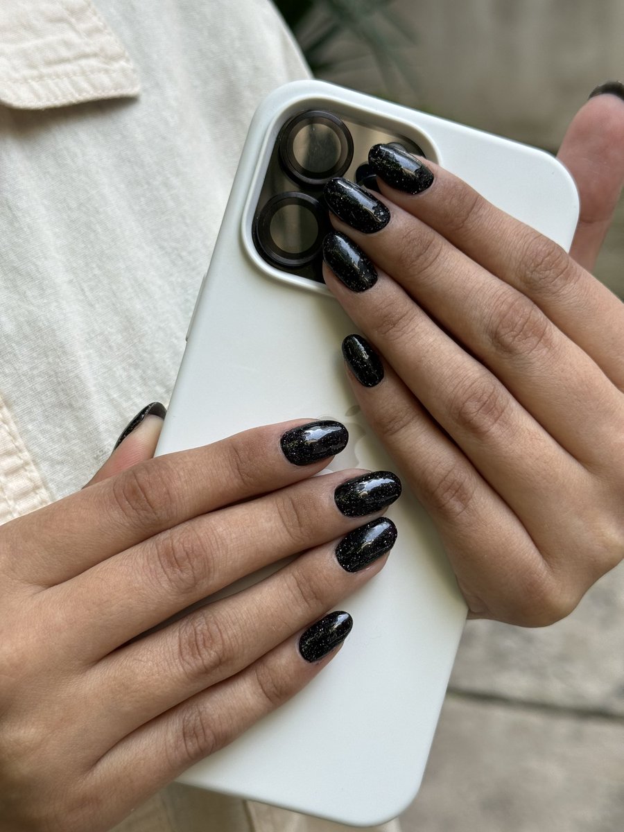 زَنِ سابِقِ زَرافه ی خانِگی tweet media