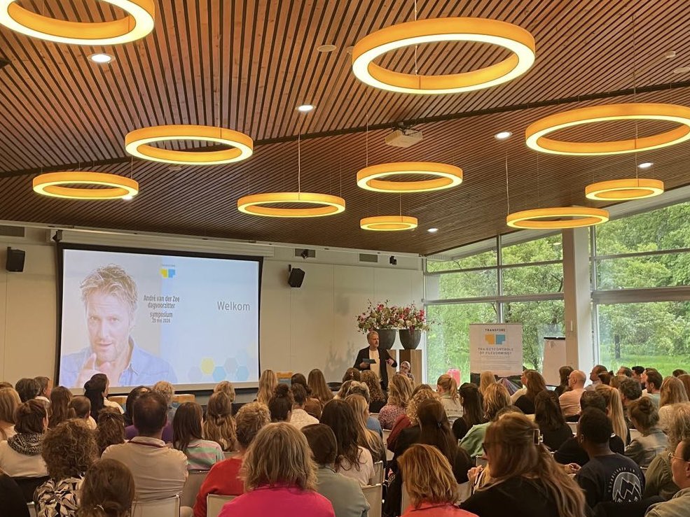 Andre van der Zee tweet media