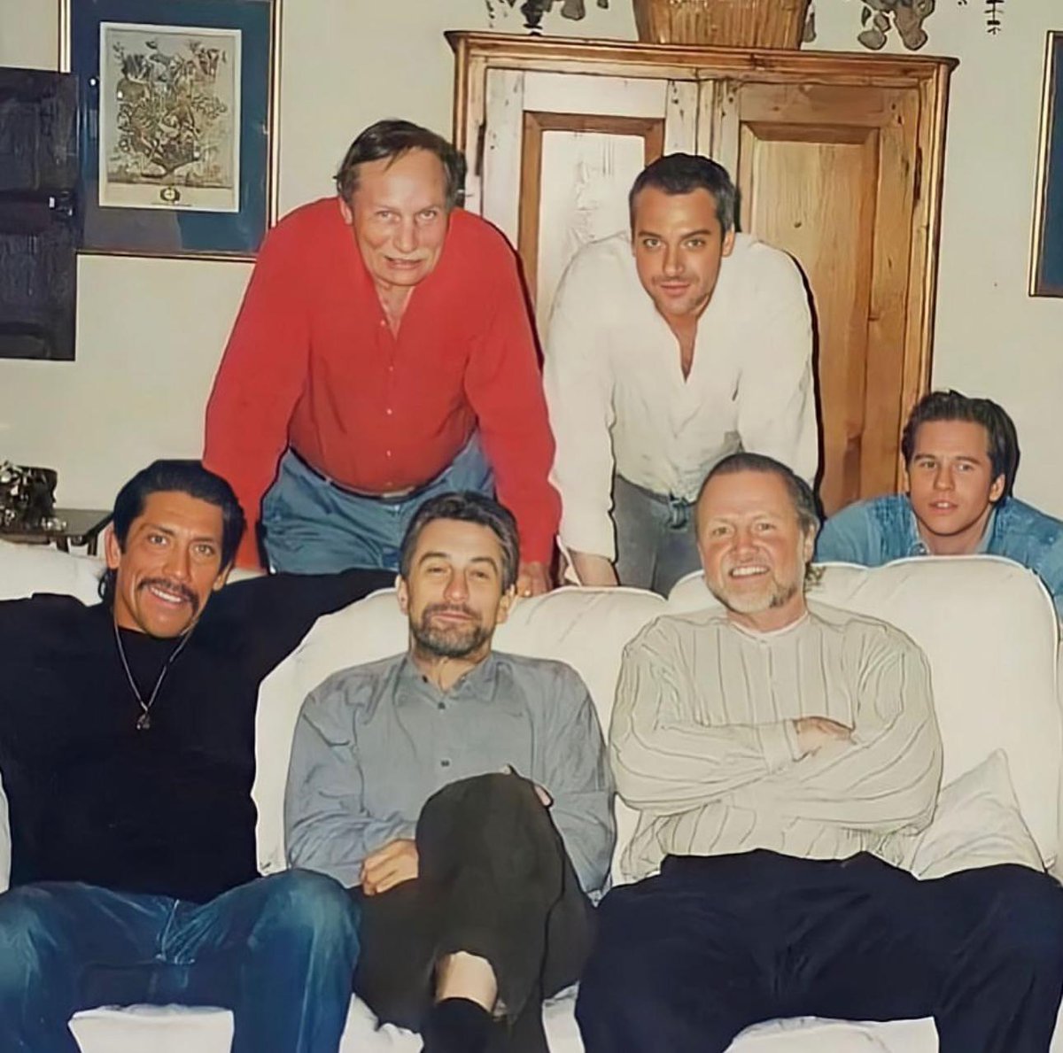 A great shot of the cast of HEAT (1995).