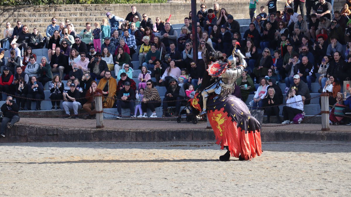 365DaysofSport's tweet image. As most people know Beefy is officially "The World's Biggest Sports Fan"
So when the Australian Jousting Championships are in town, he's the Number 1 ticket holder!
@abcsport &amp;amp; @abcmelbourne throw Beefy into the mix to check out Jousting and report back!
open.spotify.com/episode/7IcmYD…