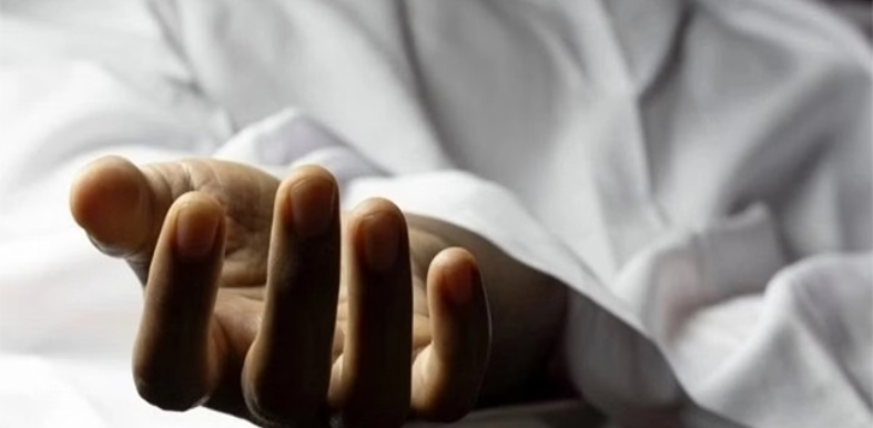 TheNewsRadar1's tweet photo. 💥Himachal govt employee dies due to heatstroke during election rehearsal in Nahan 💥
#HeatwaveTragedy #TNR #Heatstroke #ClimateCrisis #ExtremeWeather #ClimateCrisis
@ECISVEEP @BJP4Himachal @INCHimachal @CMOFFICEHP
Read Full Article👇
https://t.co/g7MWFrTwoG https://t.co/LJgRLDbuo0