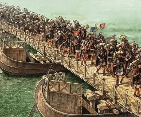 Traiano è ricordato principalmente come conquistatore: nel corso di due guerre, nel 101-102 e 105-106 sottomise i Daci di Decebalo, vendicando le sconfitte subite ai tempi di Domiziano. Le gesta di Traiano sono raccontate sulla famosa Colonna, sulla cui cima era presente una