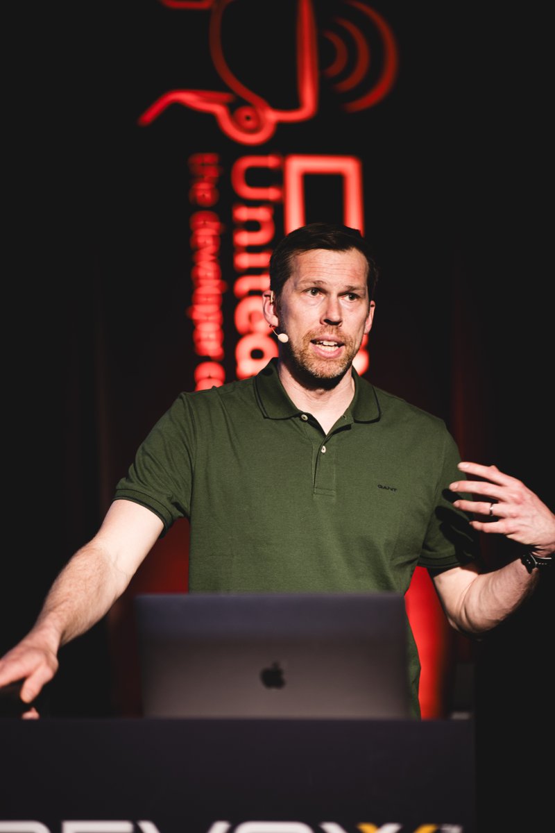 Stefan Johansson (@kstefanj) on Twitter photo Check out my presentation from <a href="/DevoxxUK/">DevoxxUK 🇬🇧</a> and learn more about garbage collection in Java youtube.com/watch?v=jz_Zah…
Many thanks to <a href="/dDoutsiopoulos/">dimitrisDoutsiopoulos</a> for capturing me in action =)
#OpenJDK #Java #G1GC #ZGC #ParallelGC Check out my presentation from <a href="/DevoxxUK/">DevoxxUK 🇬🇧</a> and learn more about garbage collection in Java youtube.com/watch?v=jz_Zah…
Many thanks to <a href="/dDoutsiopoulos/">dimitrisDoutsiopoulos</a> for capturing me in action =)
#OpenJDK #Java #G1GC #ZGC #ParallelGC