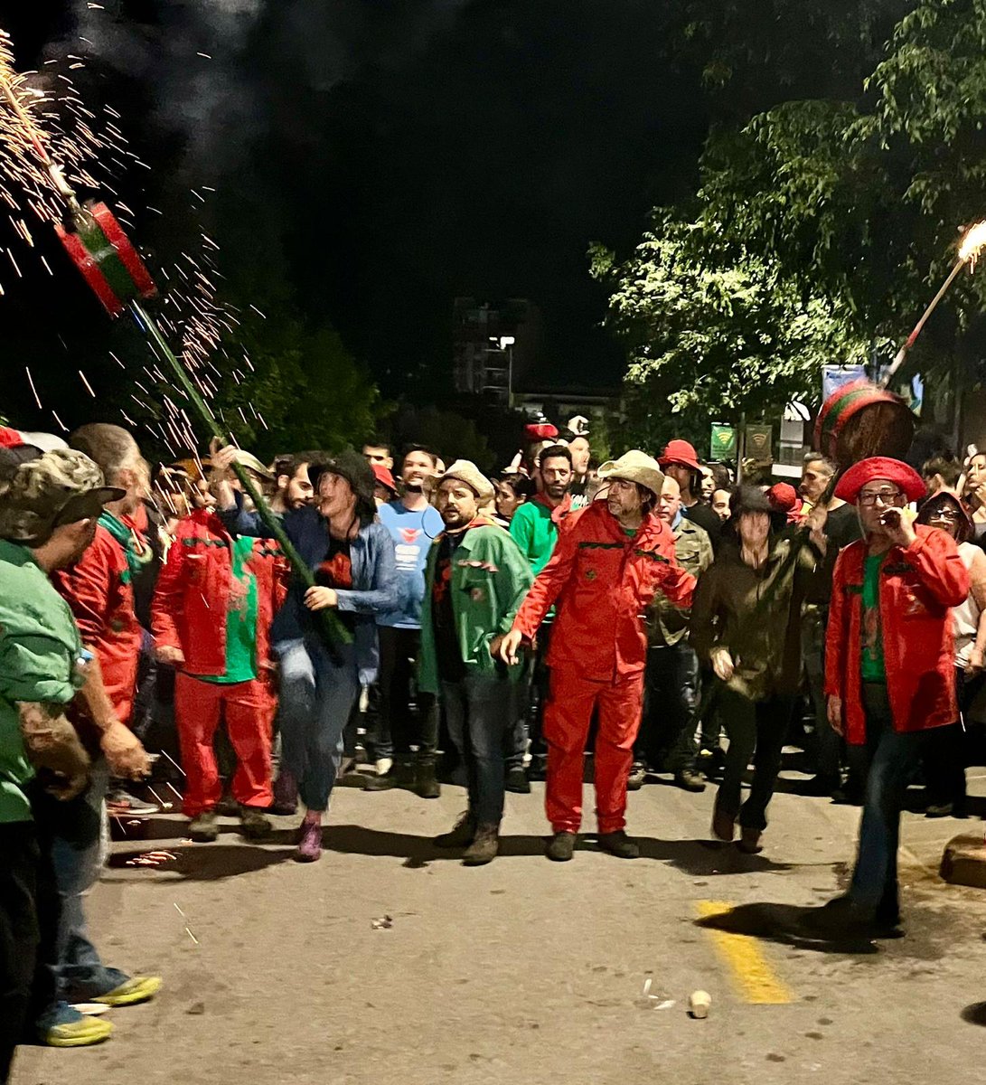 CambraBCN's tweet photo. La #CambraBerguedà participa activament en les festes de @lapatum protagonitzant el 19è salt!

🤝Gràcies a la regidora @HerradaAriadna (@AjuntamentBerga) per fer-ho possible. https://t.co/mOZn4gV6T6
