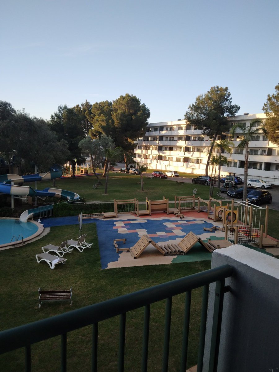 Good morning Spain 🌞🍸💃 with Louis Rainford,  Martin,  Eva xx