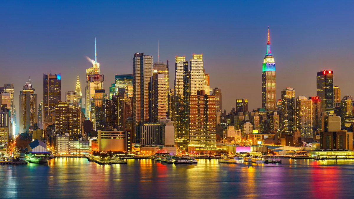 exploramundo_'s tweet photo. 🌆✨ Vive la magia de #NuevaYork. Desde Times Square hasta la Estatua de la Libertad, cada rincón sorprende. Pasea por Central Park y disfruta la vista desde el Empire State. ¡La Gran Manzana te espera! #ExploraMundo #ViajaNuevaYork https://t.co/8mbSPFdjo5