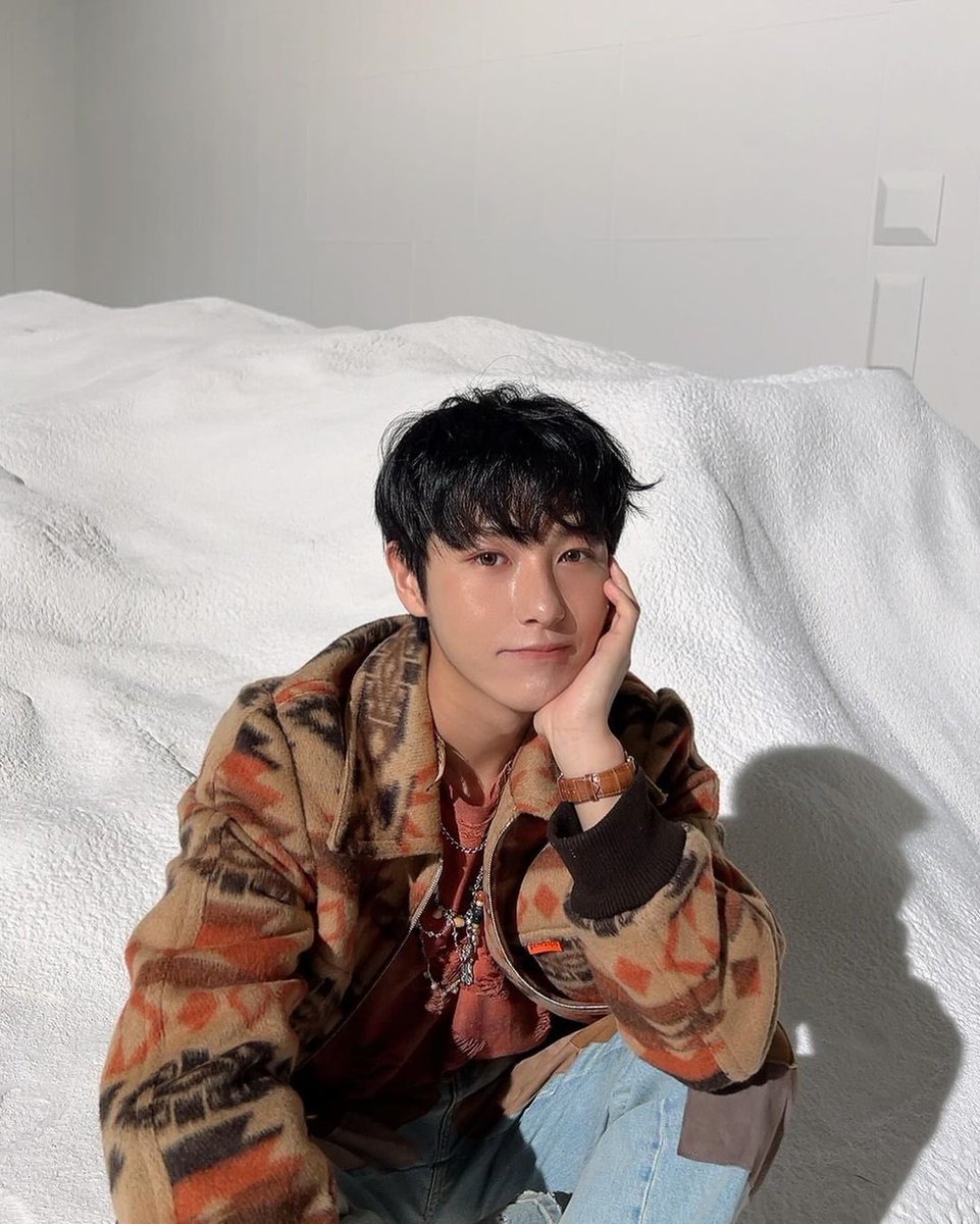 WayVnus's tweet image. รูปที่น้องอินจุนมาลงคือน้องเก็บไว้นานมากเลยถ่ายตั้งแต่ ‘2022 Winter SMTOWN’ เลย อันนี้เป็นคลิปเบื้องหลังที่ค่ายมาลงตอนมกรา 2023 คือสดใสน่ารักมากเลย ขอบคุณที่หนูเอามาลงให้ดูกันนะคับ 💛

RENJUN SNS UPDATE
#yellow_3to3 #黄仁俊_RENJUN