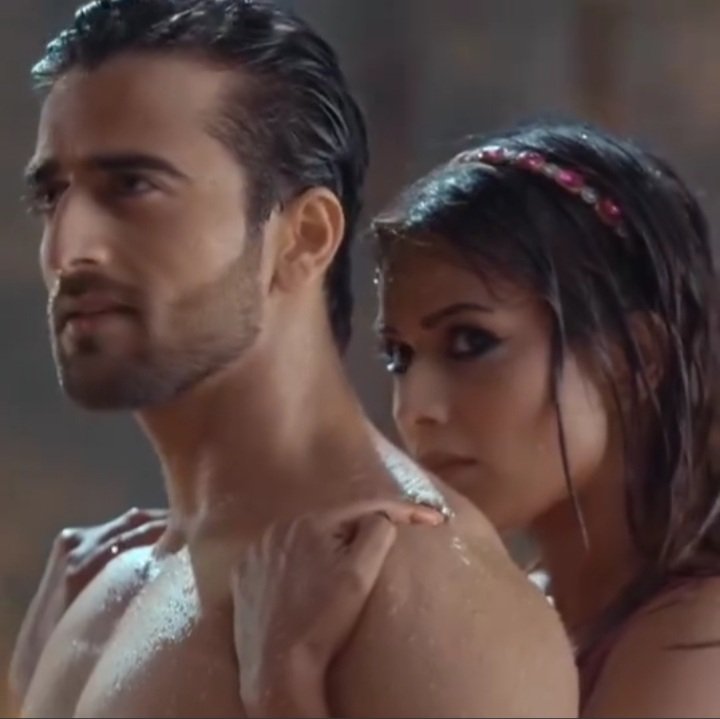 Jadu h Nasha h 
What a chemistry 🤌🤌

#Niasharma #Zaynia 
#MoNish #suhaganchudail