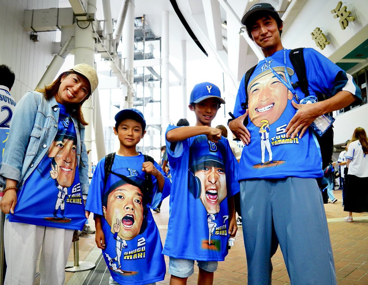 交流戦SERIE 2024』🏟🔥 VサインTシャツを着用して熱く応援