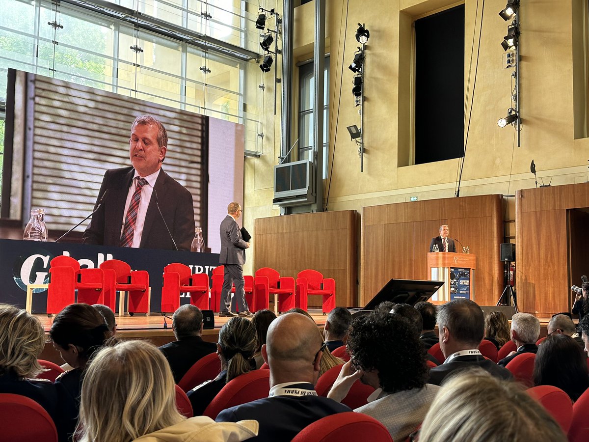 G-Talk <a href="/gazzettaparma/">Gazzetta di Parma</a>: oggi a #Parma la responsabilità sociale verso i diritti dei minori con <a href="/ODG_CNOG/">Ordine Nazionale dei Giornalisti</a> #emiliaromagna | con colleghe ad ascoltare <a href="/RubenRazzante/">Ruben Razzante</a> <a href="/claudio_rinaldi/">Claudio Rinaldi</a> | Saluti in apertura ministro <a href="/G_Valditara/">Giuseppe Valditara</a> e consigliere regionale Daffadá <a href="/RegioneER/">Regione Emilia-Romagna</a> <a href="/AssembleaER/">Assemblea ER</a>