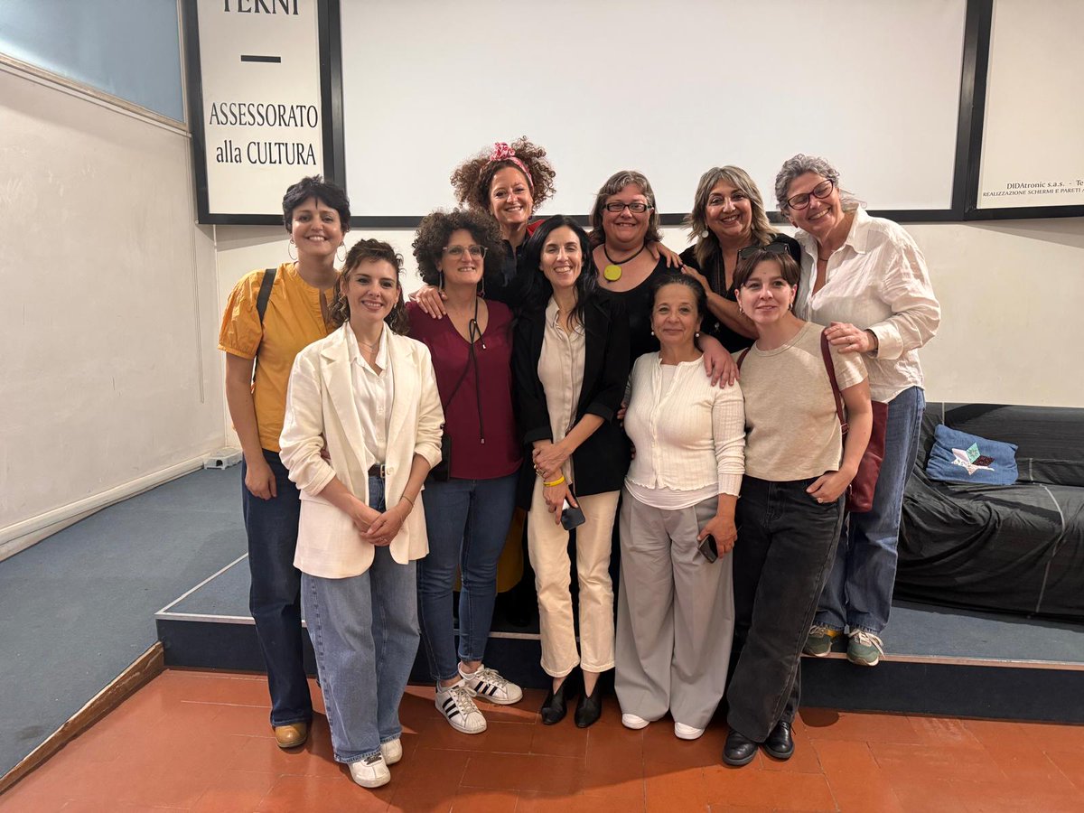 Ieri <a href="/mannocchia/">francesca mannocchi</a> ha fatto un grande dono a Terni, incontrando prima i ragazzi e poi gli adulti. Le siamo grate per questo, ma soprattutto per l'impagabile lavoro che fa.