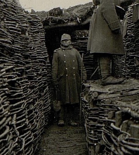 PikeGrey1418's tweet photo. Just gonna leave this here... A photo of an Austro-Hungarian soldier of the predominantly Czech k.u.k Infantry Regiment No.88 and one of Josef Lada's wonderful illustrations of Jaroslav Hašek's the Good Soldier Švejk... https://t.co/vFW2JWkdvr