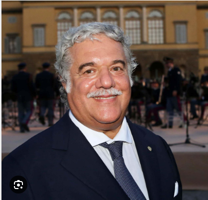 Giorgio Fidanza
Salvini lo aveva   piazzato a giudice Tributario
(il CSM delle tasse)
Ha debiti col fisco per 1.200.000 euro per tributi mai pagati.
Comincio a pensare di essere un fesso che continua 
a pagare le tasse anche per questi farabutti

Buona giornata mes amis🌺🌺🌺