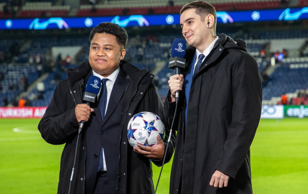 Le plus beau moment de ma vie…10.000 concurrents mais maintenant nous ne sommes plus que 2 🥹 On à commenté PSG - Newcastle en guise de finale sur Au Micro 🎙️🔥❤️ 𝗥𝗲𝗻𝗱𝗲𝘇-𝘃𝗼𝘂𝘀 𝘃𝗲𝗻𝗱𝗿𝗲𝗱𝗶 𝟮𝟭𝗵 𝗲𝗻 𝗣𝗿𝗶𝗺𝗲 𝘀𝘂𝗿 @canalplus pour cette finale en direct ! 🏆