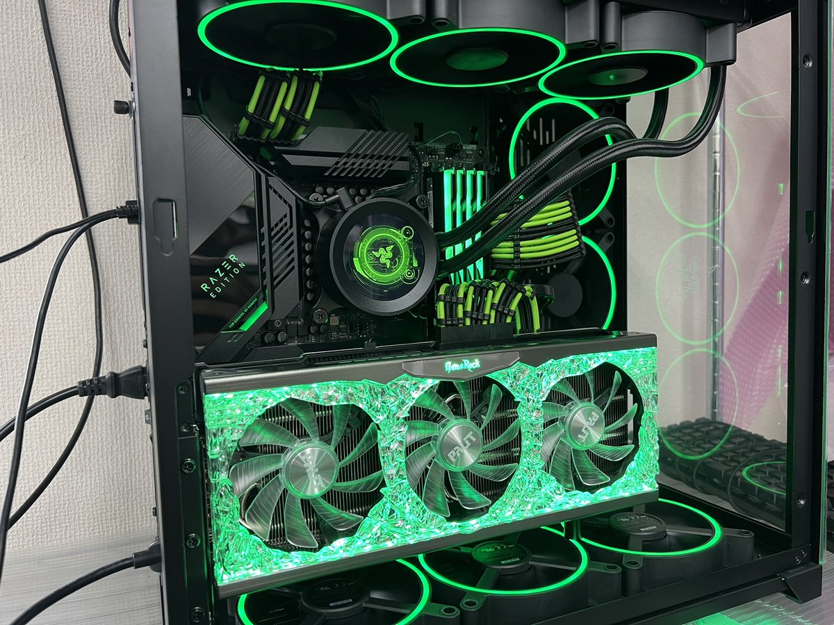 フルカスタムのオーダーメイドPCやってます。 弊社社員のLINEから相談 