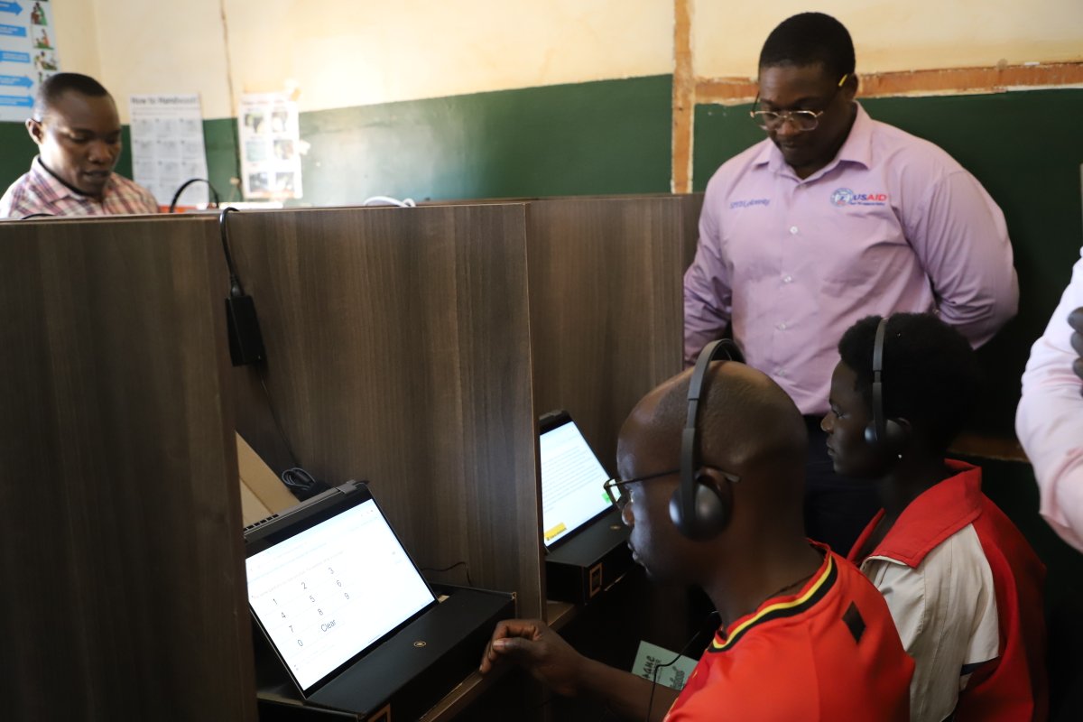 In partnership with @MakSPH , we have today rolled out the Audio-Computer Assisted Self- Interview (ACASI) Electronic Health Services (eHES) system at Bugembe Health Centre IV in Jinja City. The ACASI has an inbuilt screening tool able to identify priority populations from the