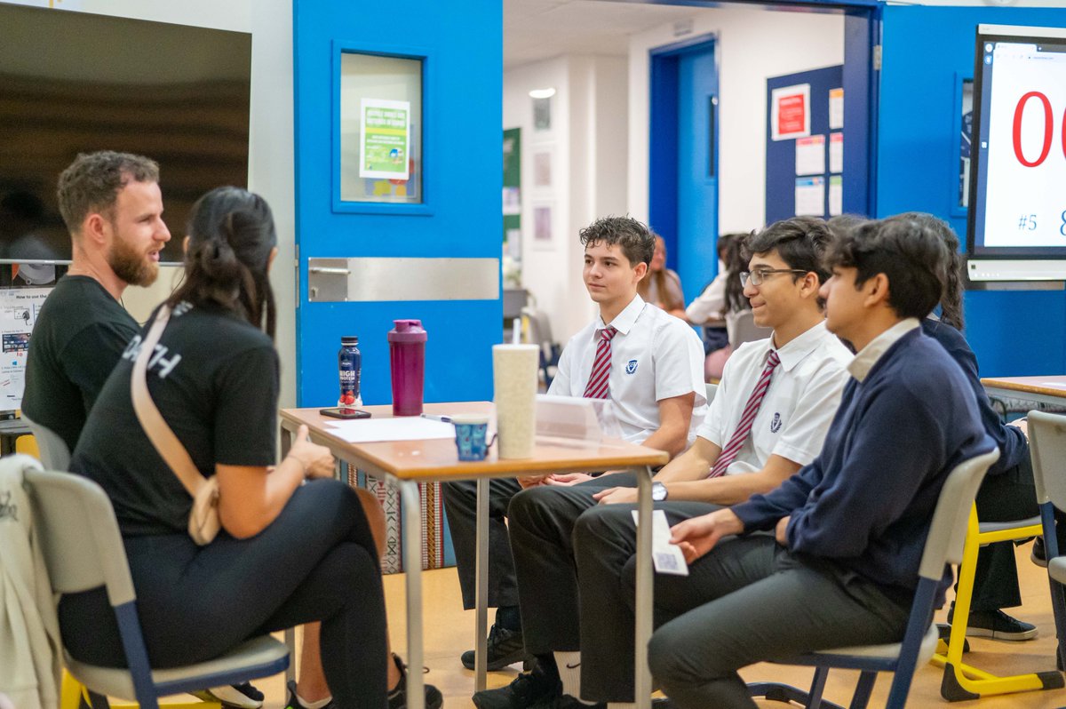 Celebrating a great career fair at @sekqatar! 🎉

Grade 10 & 11 students engaged with professionals from fields like architecture, medicine, finance, software engineering, fine arts, and more.

Huge thanks to our guests for sharing their experiences and insights! #CareerFair 👏🏻