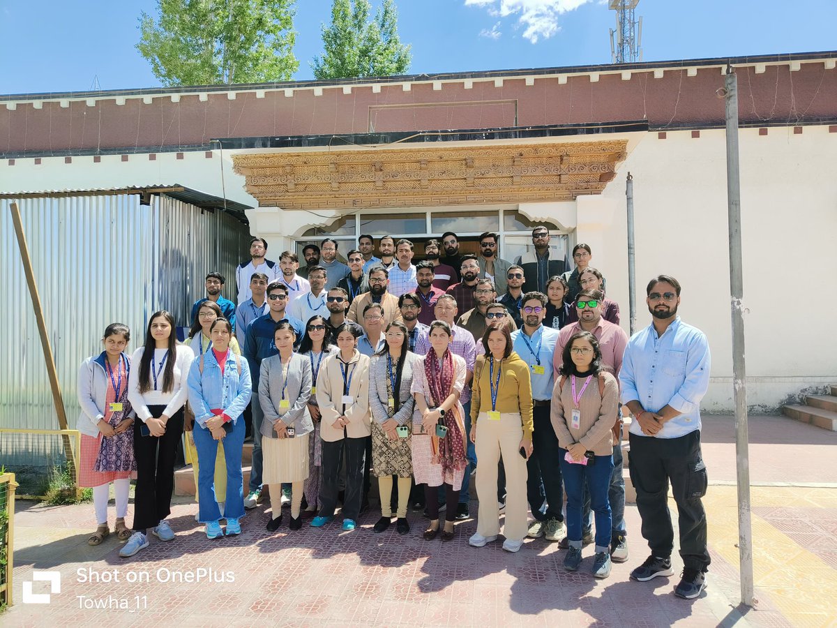 MCL_leh's tweet image. The Assistant Section Officers(ASOs) interacted with Housing &amp;amp; Urban Development Department (HUDD)Ladakh at Leh as a part of their Foundation Training Programme (FTP) under Bharat Darshan and EO MC Leh hosted them &amp;amp; site visits of various projects were also organised at Leh.