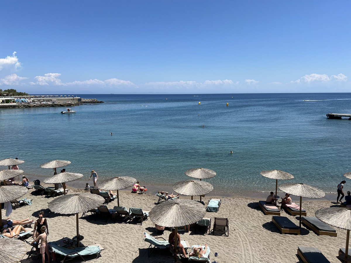 ManfredSteyer's tweet photo. Look at this outlook #Offsite #Rhode #AngularArchitects https://t.co/fPbEdHp7ID