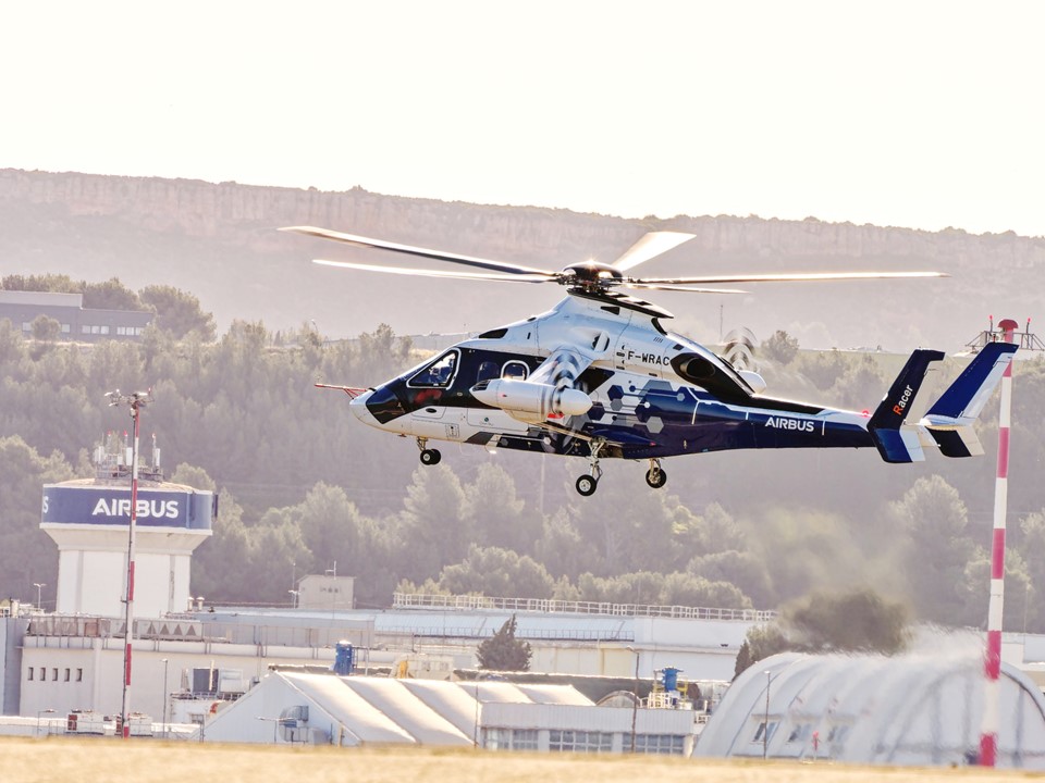 Latecoere’s innovation team takes part in <a href="/AirbusHeli/">Airbus Helicopters</a>' milestone event as the #RACER programme takes off.
➡️ latecoere.aero/en/latecoeres-…
Photo credit: Airbus Helicopters