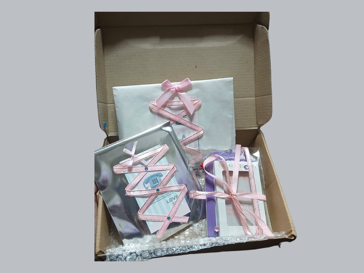 lirspvkn's tweet photo. ang cute ng freebies sm and also 'yung packaging so koket hihihihi, love this sm!! will order again soon!!

#jadefeedbacks https://t.co/Zrhe5YO290