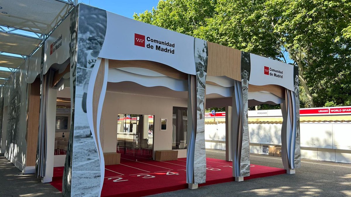 📚 Todo preparado en la caseta de la @ComunidadMadrid para dar comienzo a la @FLMadrid con una completa programación de actividades. 🗓️ Del 31 de mayo al 16 de junio de 2024 en el Parque de #ElRetiro de la capital. +Info: c.madrid/jep3h #FLMadrid24 #MadridEsCultura