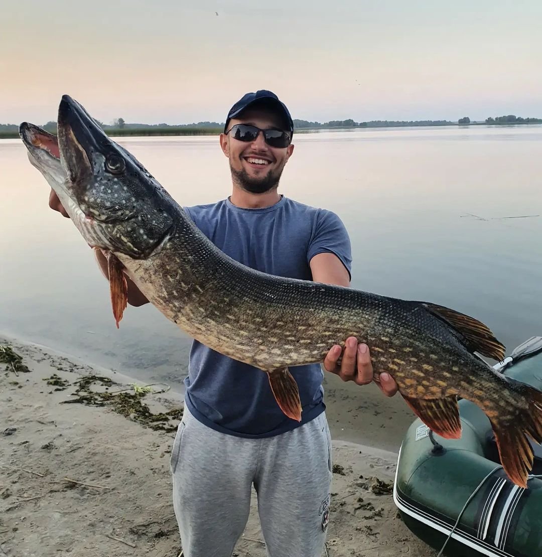 BrianE_v's tweet photo. 🎣 Just landed a big catch! 🐟 Excited to share my latest fishing adventure with you all. Stay tuned for some epic tales and maybe a few brag-worthy photos! 🌊📸 #FishingLife #BigCatch #AdventureTime https://t.co/VRAJnpvGoV