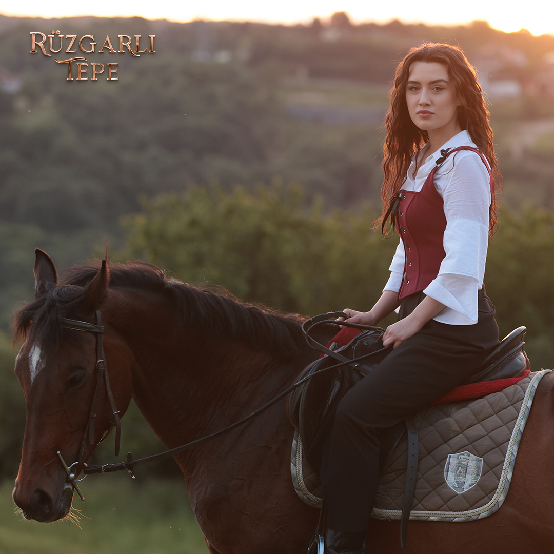 Akşam güneşiniz geldi.🌞
#RüzgarlıTepe
Yeni bölümüyle bu akşam 21.20’da <a href="/kanal7/">Kanal 7</a>’de!
<a href="/CemreArdaa/">Cemre Arda</a>