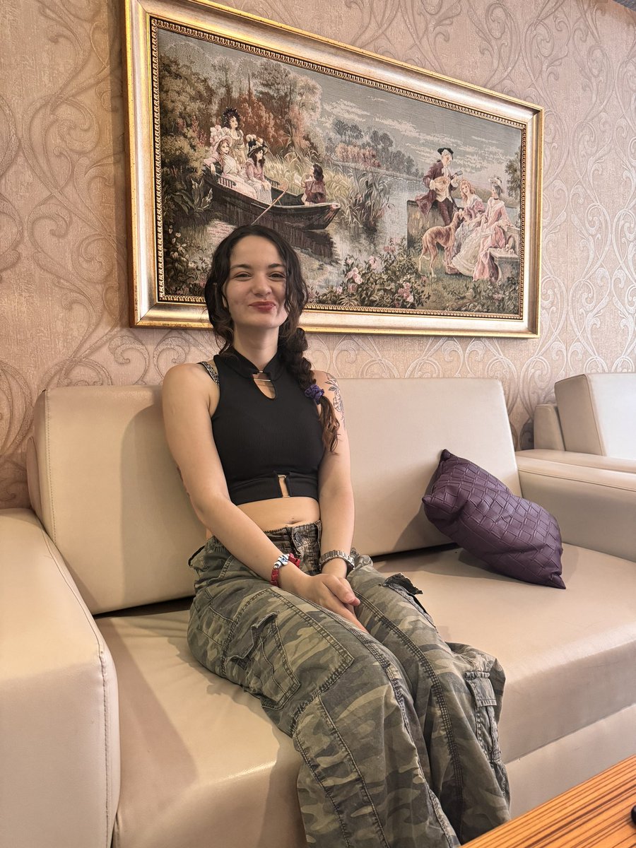 17. Ne kadar da masum ve kendi halinde bir kız. a month ago. aysencexx Prof...