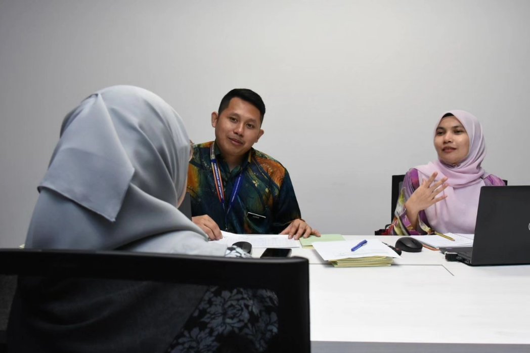 RailwayAssetsMy's tweet photo. SERDANG, 30 Mei 2024 - Seramai 20 warga kerja RAC menghadiri Hari Semakan Buku Rekod Perkhidmatan yang diadakan hari ini.

Tujuan program ini diadakan bagi membolehkan kakitangan RAC menyemak maklumat yang direkod dalam Buku Perkhidmatan Kerajaan masing-masing.
#teamRAC https://t.co/6QuJNtAIze
