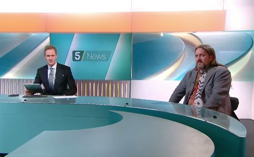 dresscodeshirts's tweet image. 🤓  We have to pinch ourselves every time this happens, o0ur shirts on TV ❤️ thank you @Coffee_Fueled on Channel 5 news wearing a ReCode shirt. 👔  Thank you James, brilliant to see you sharing your expertise on TV. ❤️  

#DressCode #DressCodeShirts #ReCode #GeekLuxe #BestShirts