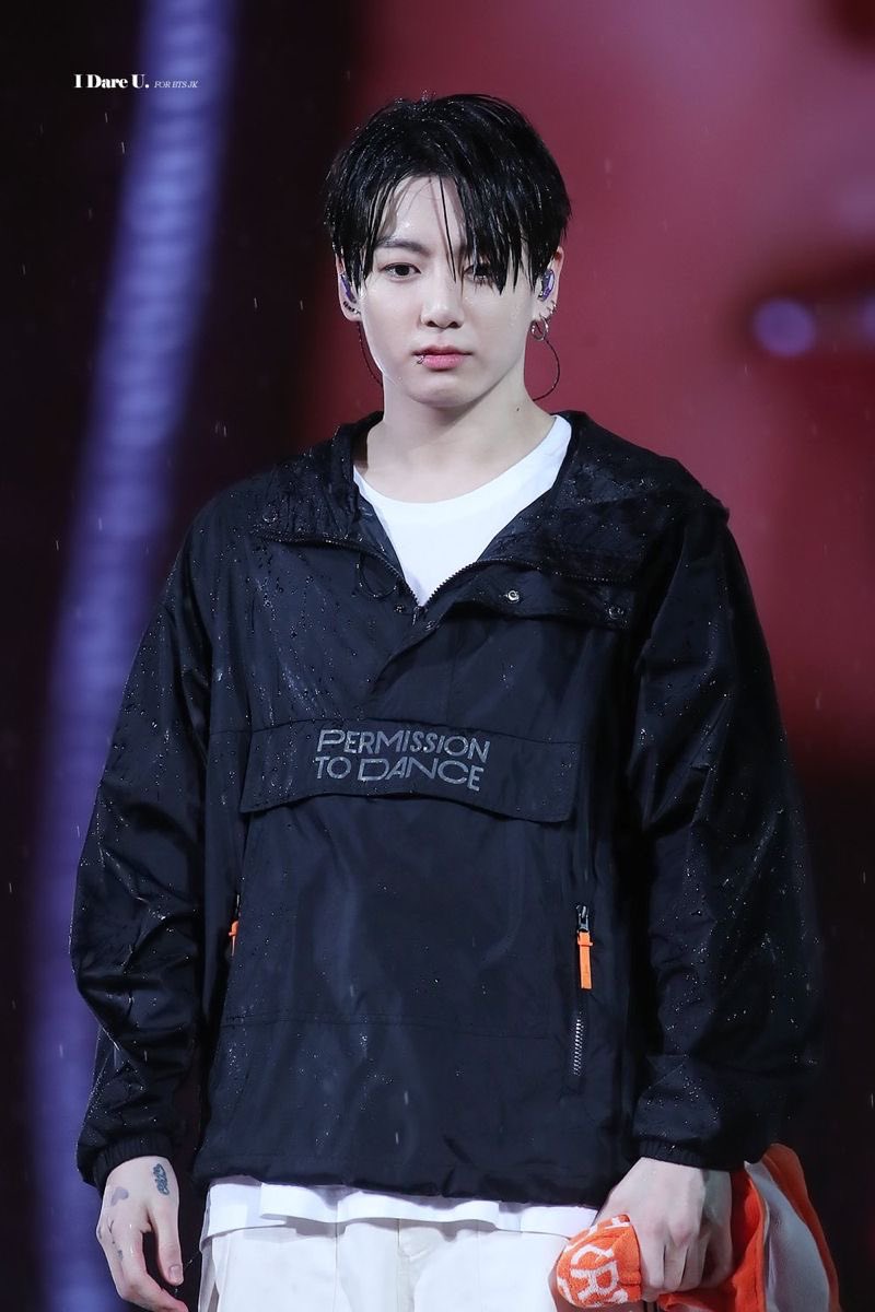 JK_Euphoria2018's tweet photo. 濡れ髪の暴力(比喩)

 #JUNGKOOK
 #今日グク https://t.co/nmcDD92OgB
