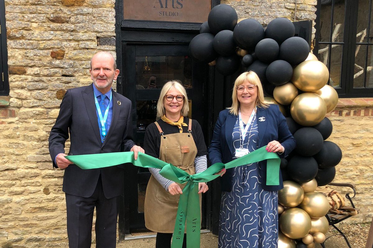 "I am delighted to have achieved a dream and to open a studio at one of Northamptonshire’s unique, renowned heritage sites."

Thanks to the #eritage Accelerator project at <a href="/UniNorthants/">UniofNorthampton</a>, local potter <a href="/LisaLovettArt/">Lisa Lovett - Earthly Arts Studio</a> has her own studio at <a href="/ChesterHouse_UK/">The Chester House Estate</a>.

northampton.ac.uk/news/earthly-a…