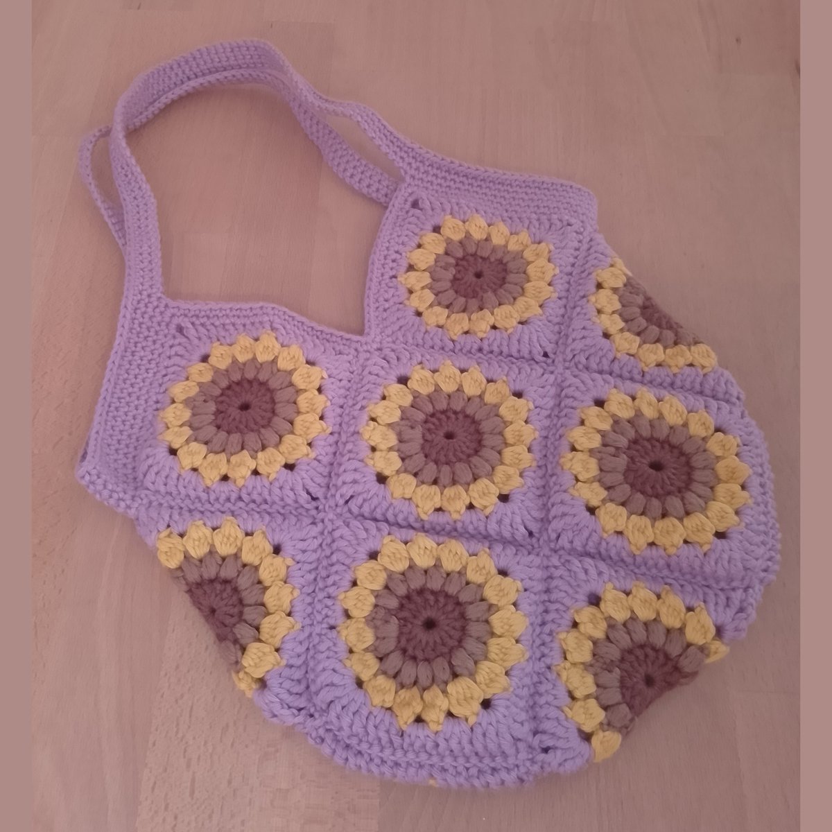 catandlady's tweet photo. Sommer, Sonne, Fröhlichkeit und die passende Granny Square - Tasche dazu:

https://t.co/YOLH1ANCrH https://t.co/AD5845y88y