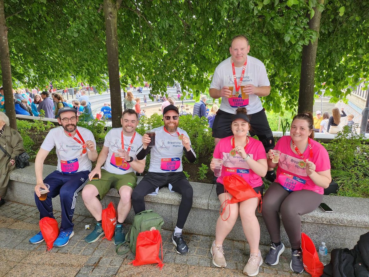 Huge congratulations to the 10KforJim Team for raising an incredible £3000 for ILD research at the Great Manchester Run 10K! 🎉🙌 You defo deserved that beer at the end!! bit.ly/3WZPOM4 #Teamwork #ILDResearch #MakingADifference #InterstitialLungDisease #ThankYou