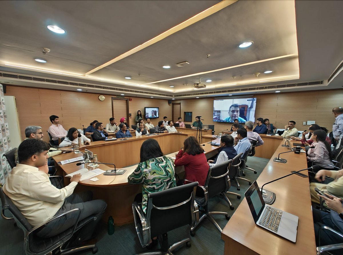 As part of the #ETruck 🚛 ⚡ taskforce by @MHI_GoI, led by @TheICCT, @ClimateGroup with support from ICCT India organized the 6th closed-door stakeholder consultation to discuss inputs from companies & logistics service providers (LSP) perspective for electrification of trucks.