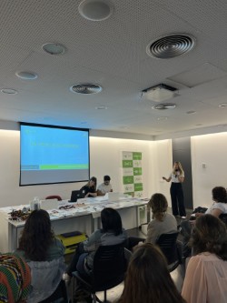 4a #comunicaciosoral de la #VIIJornadaPellCAMFiC titulada "La taca que canvia" amb la Dra. <a href="/ciumontse/">Montse Ciurana</a>