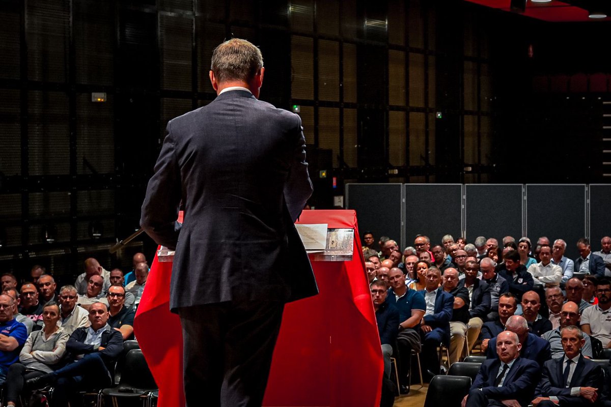 En renouvelant mon mandat de président de la #FNSPF, je continuerai à défendre les intérêts de TOUS les sapeurs-pompiers de France.

Nous devons réécrire un nouveau chapitre du volontariat, de notre gouvernance, pour la protection des sapeurs-pompiers professionnels comme