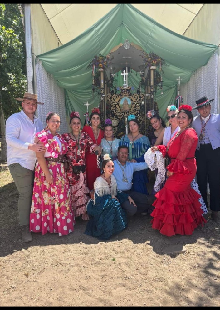ROCÍO 2024| Nuestro grupo joven también en la Romería del Rocío en Almonte, muchísimas gracias por acompañarnos en todos los actos de nuestra Hermandad. Savia nueva que hace crecer y alegrarnos en todo momento.
