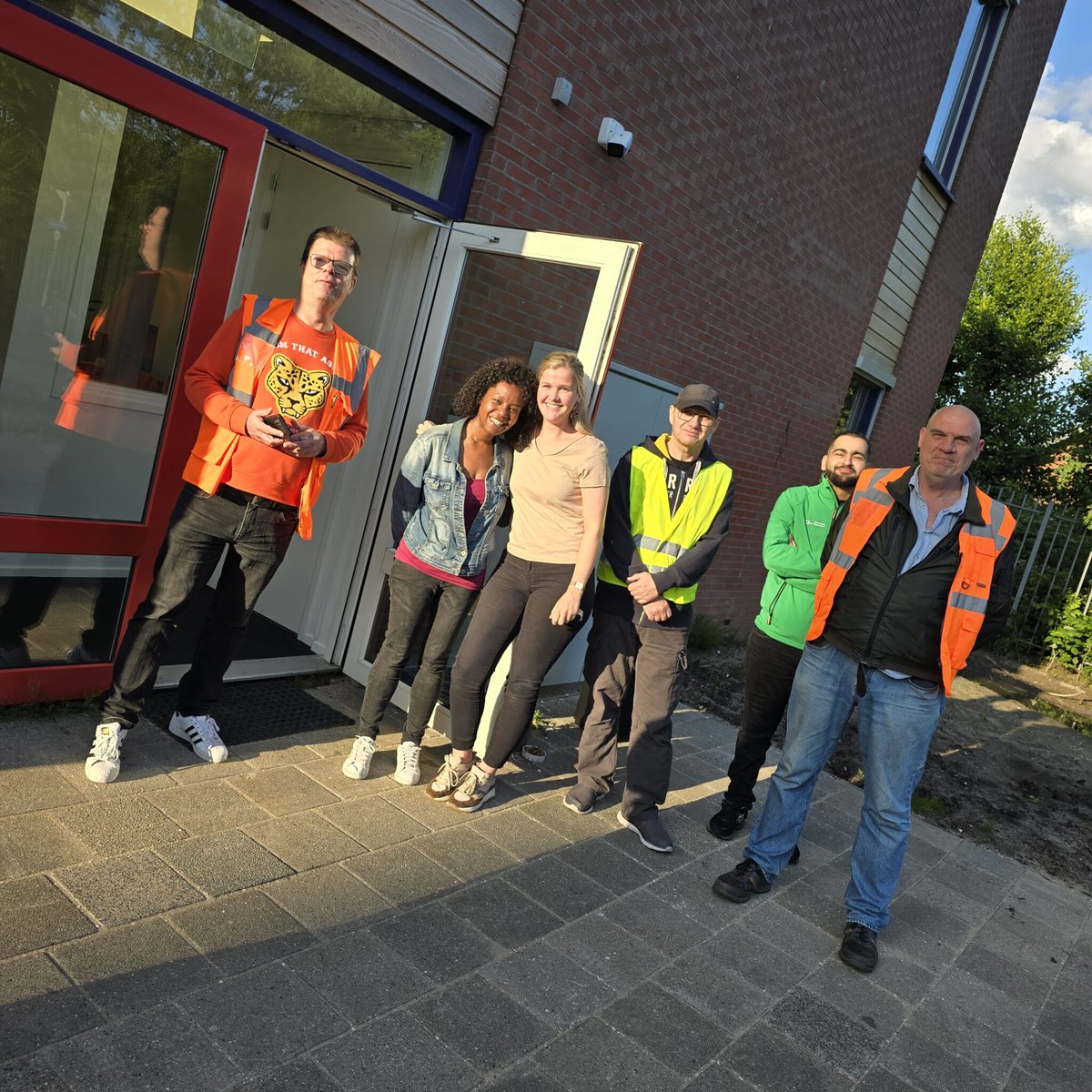 Buurtpreventie Beverwaard helpt! 😍

Het wekelijkse rondje buurtpreventie! Was weer een vruchtbaar avondje wat betreft de meldingen...

Lees meer via  👉 shorturl.at/PjdRa

#Beverwaard