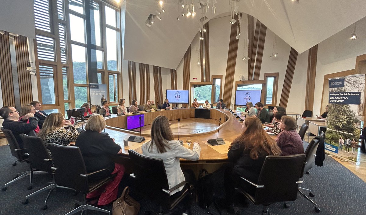 The Women in Multiple Low-Paid Employment report was presented at @ScotParl yesterday. The report is led by our Louise Lawson, Ade Kearns, Mhairi Mackenzie, and Tanya Wilson and funded by @NuffieldFound Read the full report: shorturl.at/WszKi