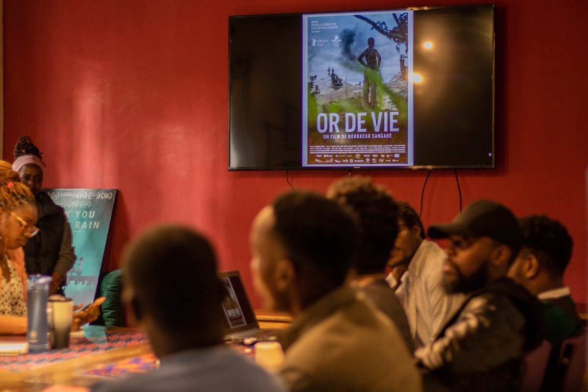 DOCUBOXFilmFund's tweet image. Yesterday we kicked off our 2-day Masterclass in partnership with Goethe Institute Nairobi, led by Boubacar Sangaré!✨ Attendees learned the intricacies of crafting documentaries from the "A Golden Life" director himself.🎬

#Docubox #BoubacarSangaré #Filmmaking #DocumentaryFilm