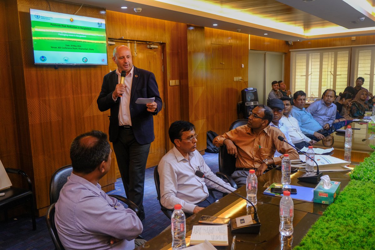 FAO organized a workshop: Implementing Pilot Collection and Disposal of Primary Pesticide Packaging Waste (PPPW) in 🇧🇩. Marking 1st step towards country-wide disposal system. FAO aims to collect 100 Mt of hazardous PPPW & encourage farmers to treat empty packaging responsibly.