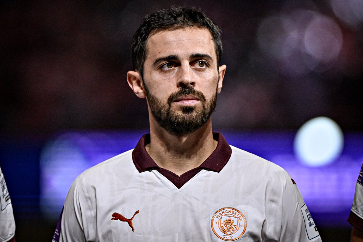 Bernardo Silva: 'Quando olho para os prémios individuais e vejo que só jogadores que marcam golos é que os ganham, sinto um bocado que não representam bem o nosso desporto.' 'Hoje em dia, os prémios individuais vão sempre para os avançados porque eles têm o último toque. Mas se