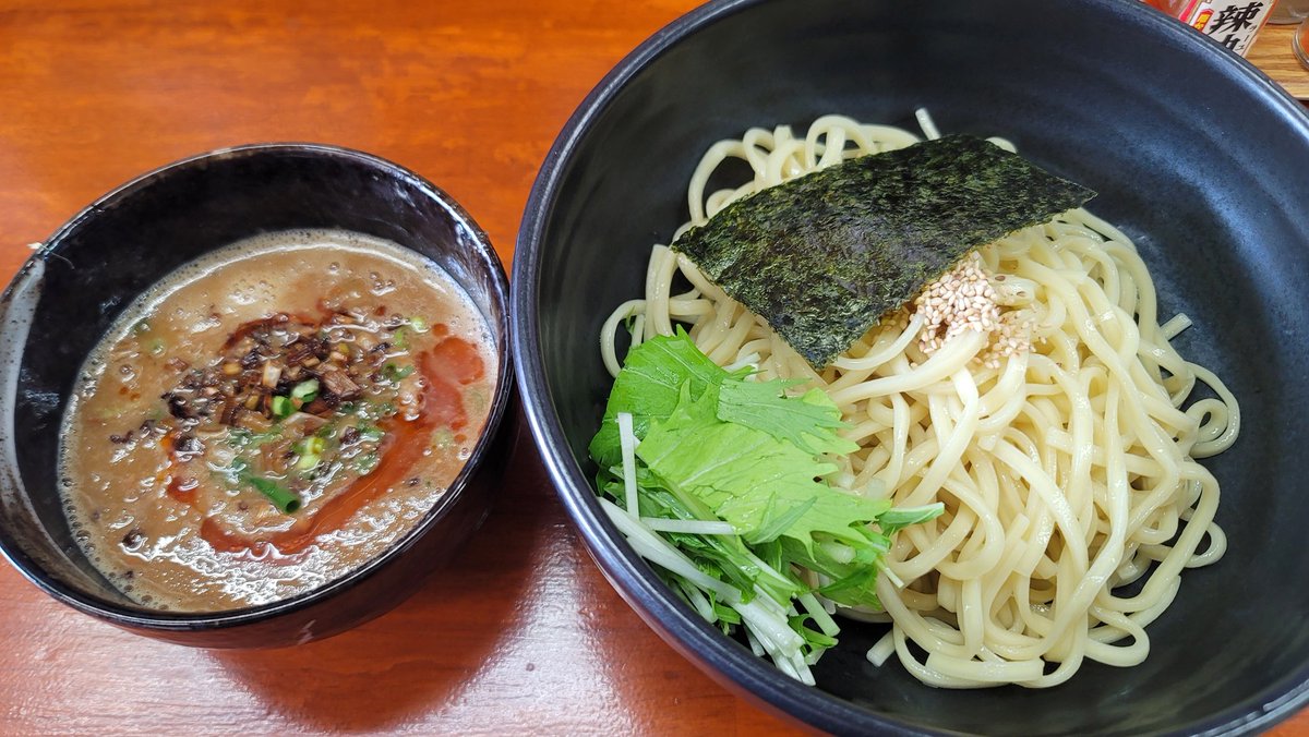 @menya_hibari ピリ辛味噌つけ麺、本日も美味しく頂きました‼️
麺屋ひばりさんのつけ麺最高です🎵