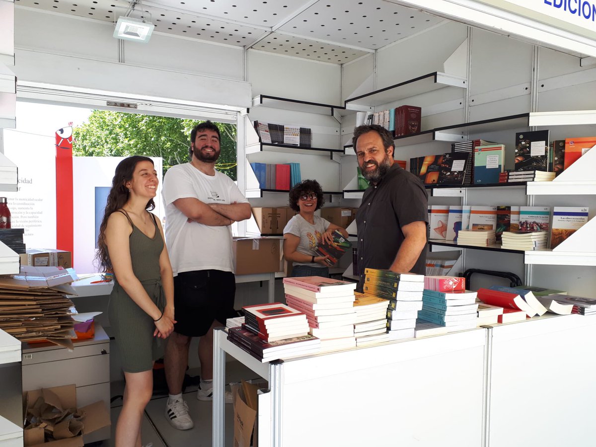 Libros, ilusión y trabajo. ¡¡Arriba ese equipo de <a href="/UAM_Ediciones/">UAM EDICIONES</a>!!! 👇🏾👇🏾