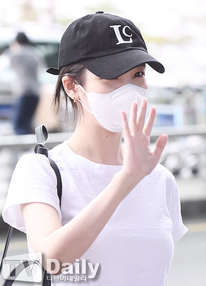 TheAnnyeongOppa's tweet photo. IU is now bound for Manila for her 2024 HEREH WORLD TOUR CONCERT IN MANILA! 🇵🇭✈️

Event is happening this June 1, 2024 at the Philippine Arena presented by @pulpliveworld. 

Safe skies and see you soon, Jieunnieeeee! 😍

#IU #HEREH_WORLD_TOUR_IN_MANILA 
#HEREH #아이유 

📸: Newsen, TVDaily