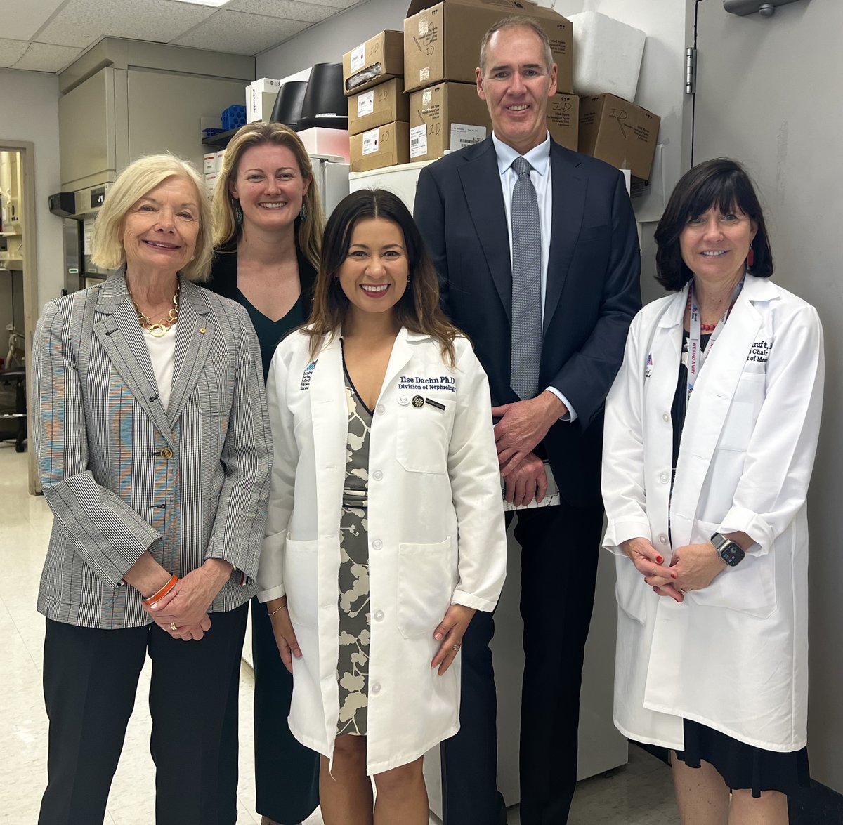 Such a thrill to host🇦🇺Consul-General in NY Heather Ridout at @IcahnMountSinai last week! So much amazing research happening with powerful connections between 🇺🇸🇦🇺! Big thanks to: @ilse_daehn @SinaiHeartBlood @MountSinaiHeart @DOMSinaiNYC @ISMMSKidney
